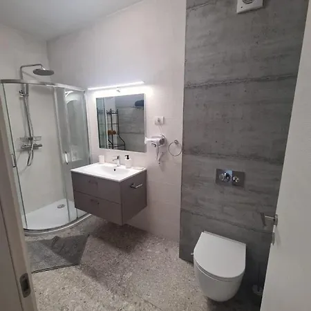 Apartment Garsoniera Privata A Yero Lake Mamaia