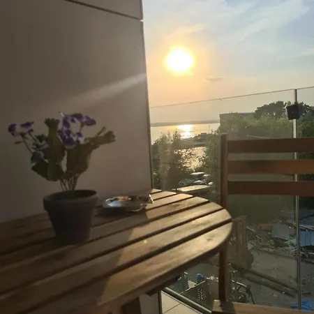 Garsoniera Privata A Yero Lake Apartment *